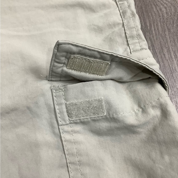 Women's Columbia XCO Medium 10 Cargo Shorts Khaki Khakis Chino Hiking Active EUC - Picture 6 of 10